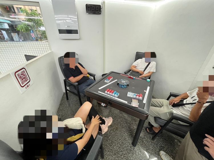 淡大旁棋牌社「合法掩护非法」 学生网路揪咖！ 4人「桌游」原来是赌博麻将